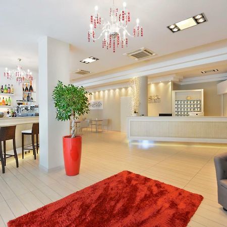Hotel Fiamma & Spa Чезенатико Экстерьер фото