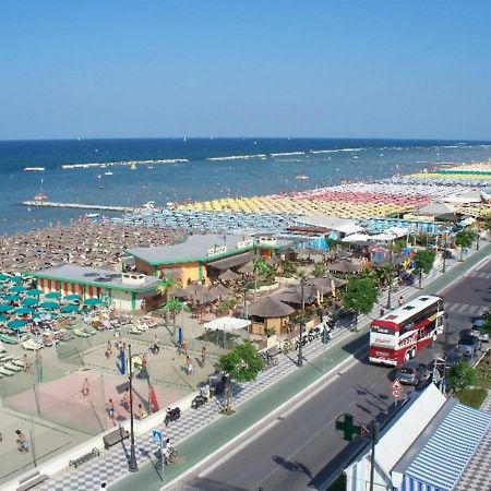 Hotel Fiamma & Spa Чезенатико Экстерьер фото