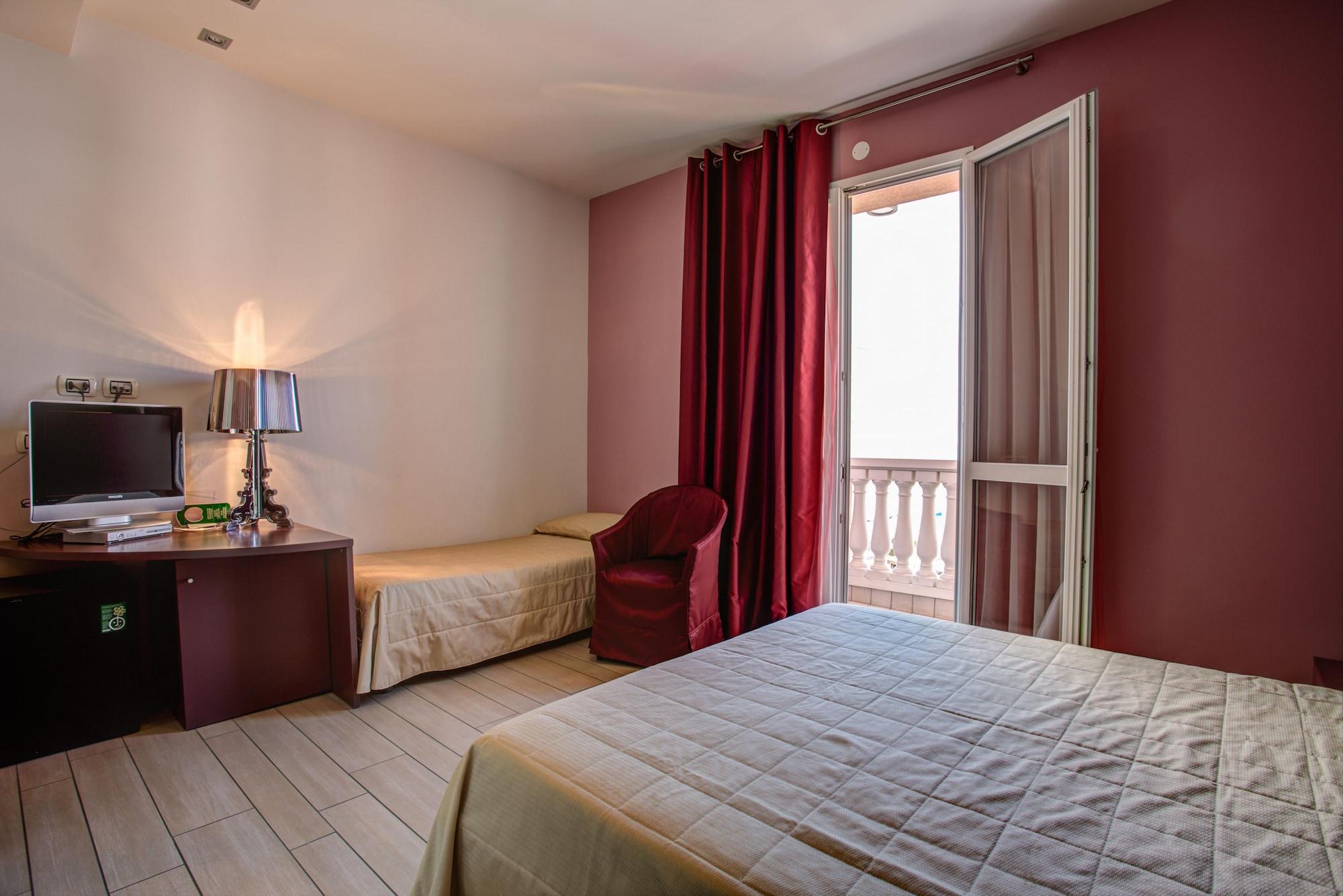 Hotel Fiamma & Spa Чезенатико Экстерьер фото