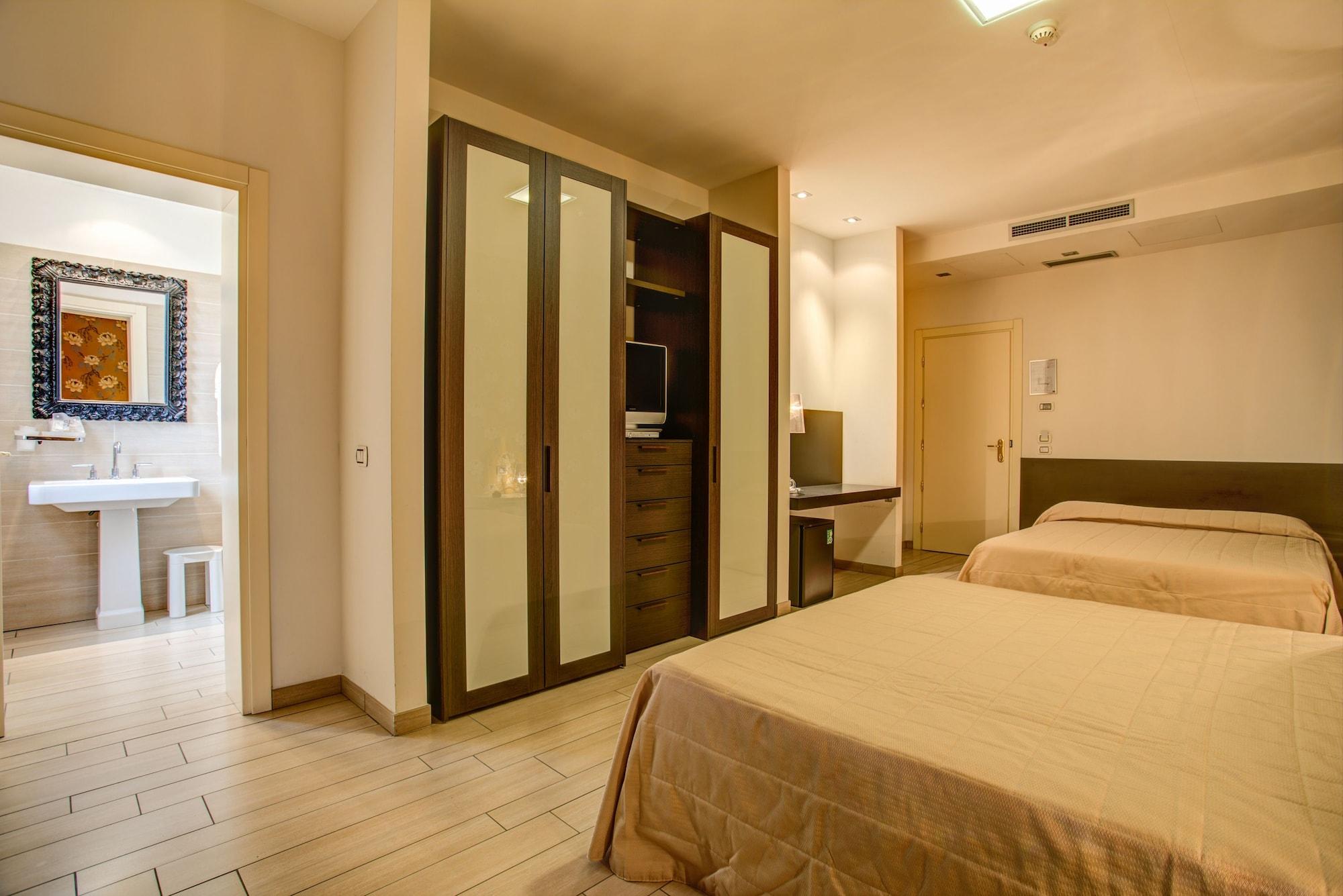 Hotel Fiamma & Spa Чезенатико Экстерьер фото