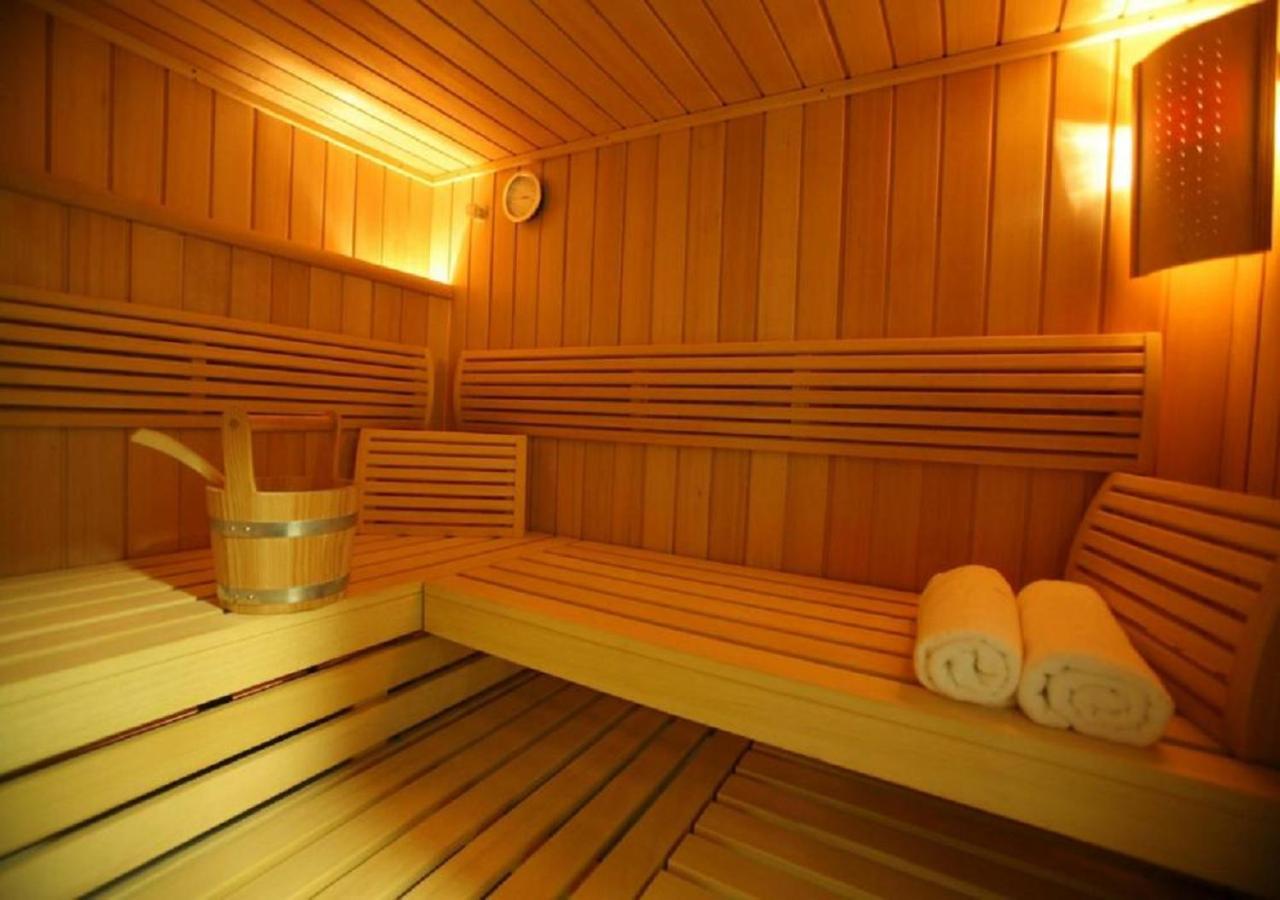 Hotel Fiamma & Spa Чезенатико Экстерьер фото