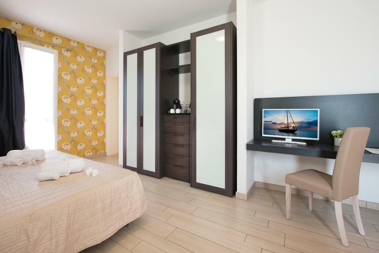Hotel Fiamma & Spa Чезенатико Экстерьер фото