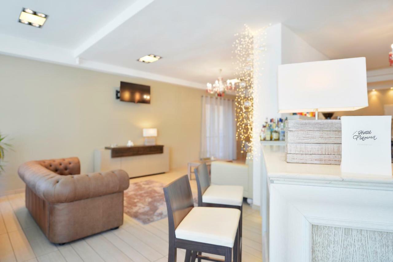 Hotel Fiamma & Spa Чезенатико Экстерьер фото