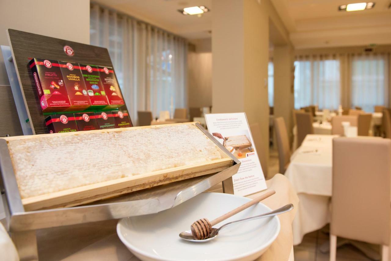 Hotel Fiamma & Spa Чезенатико Экстерьер фото