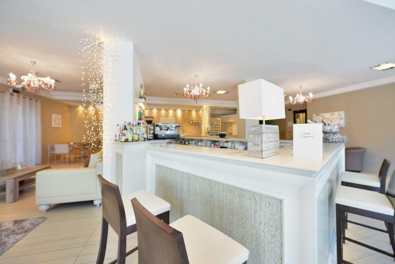 Hotel Fiamma & Spa Чезенатико Экстерьер фото