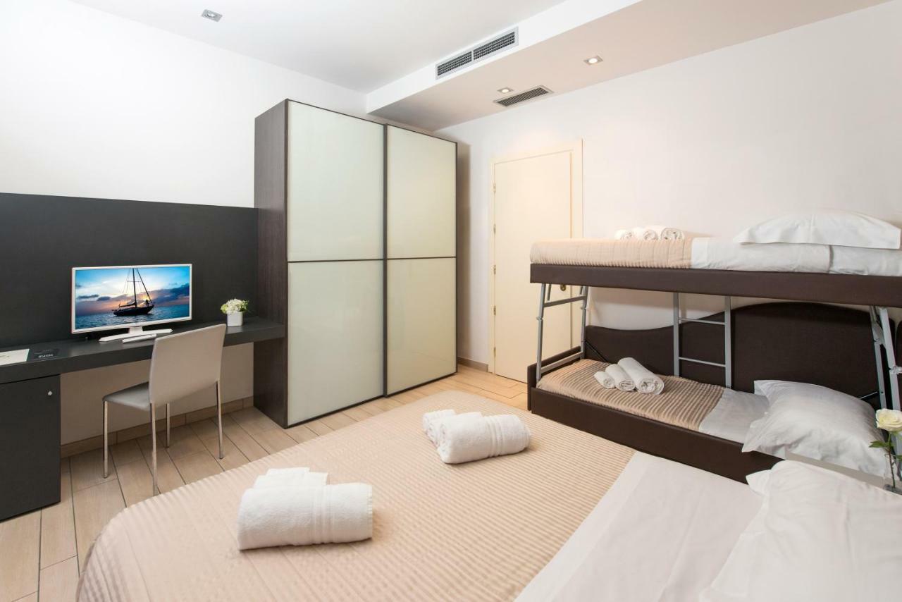 Hotel Fiamma & Spa Чезенатико Экстерьер фото