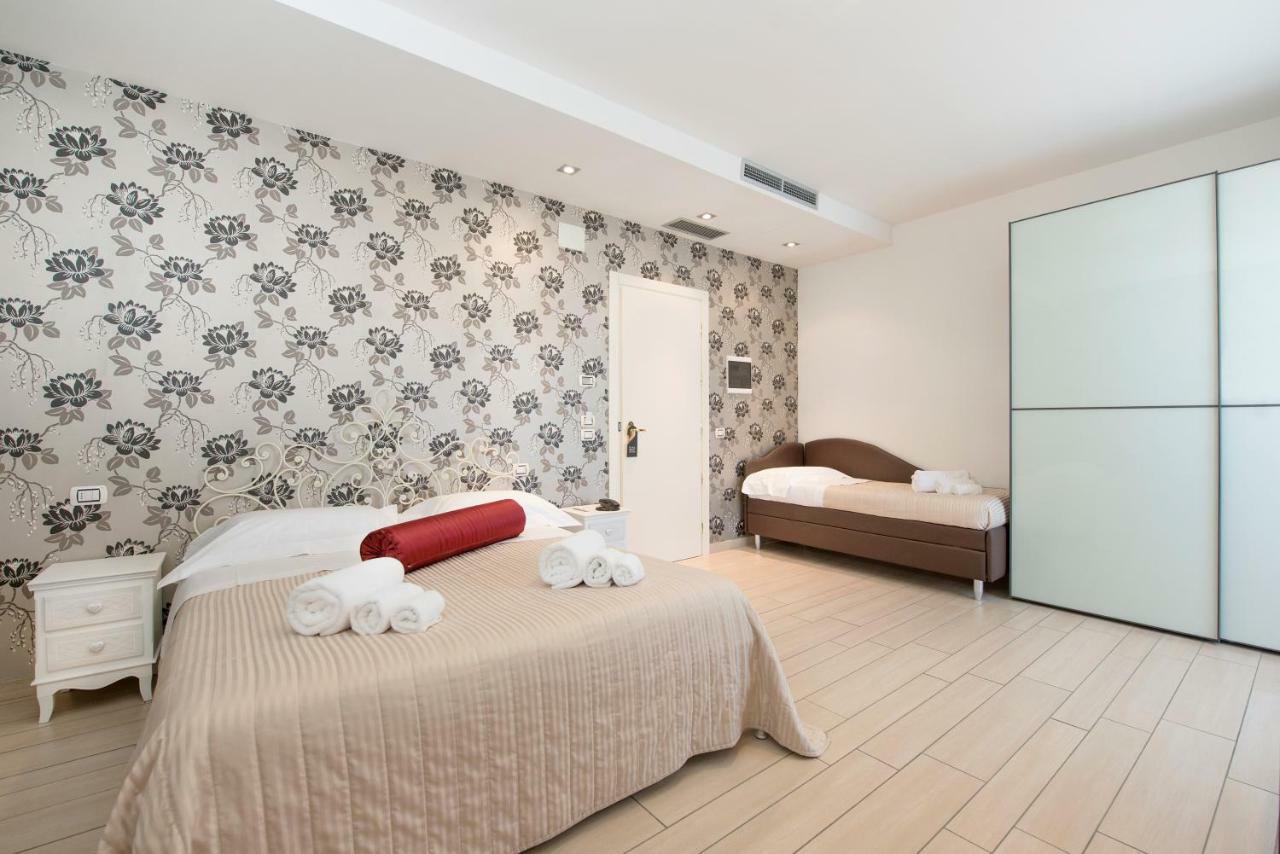 Hotel Fiamma & Spa Чезенатико Экстерьер фото