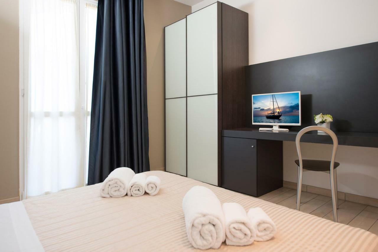 Hotel Fiamma & Spa Чезенатико Экстерьер фото