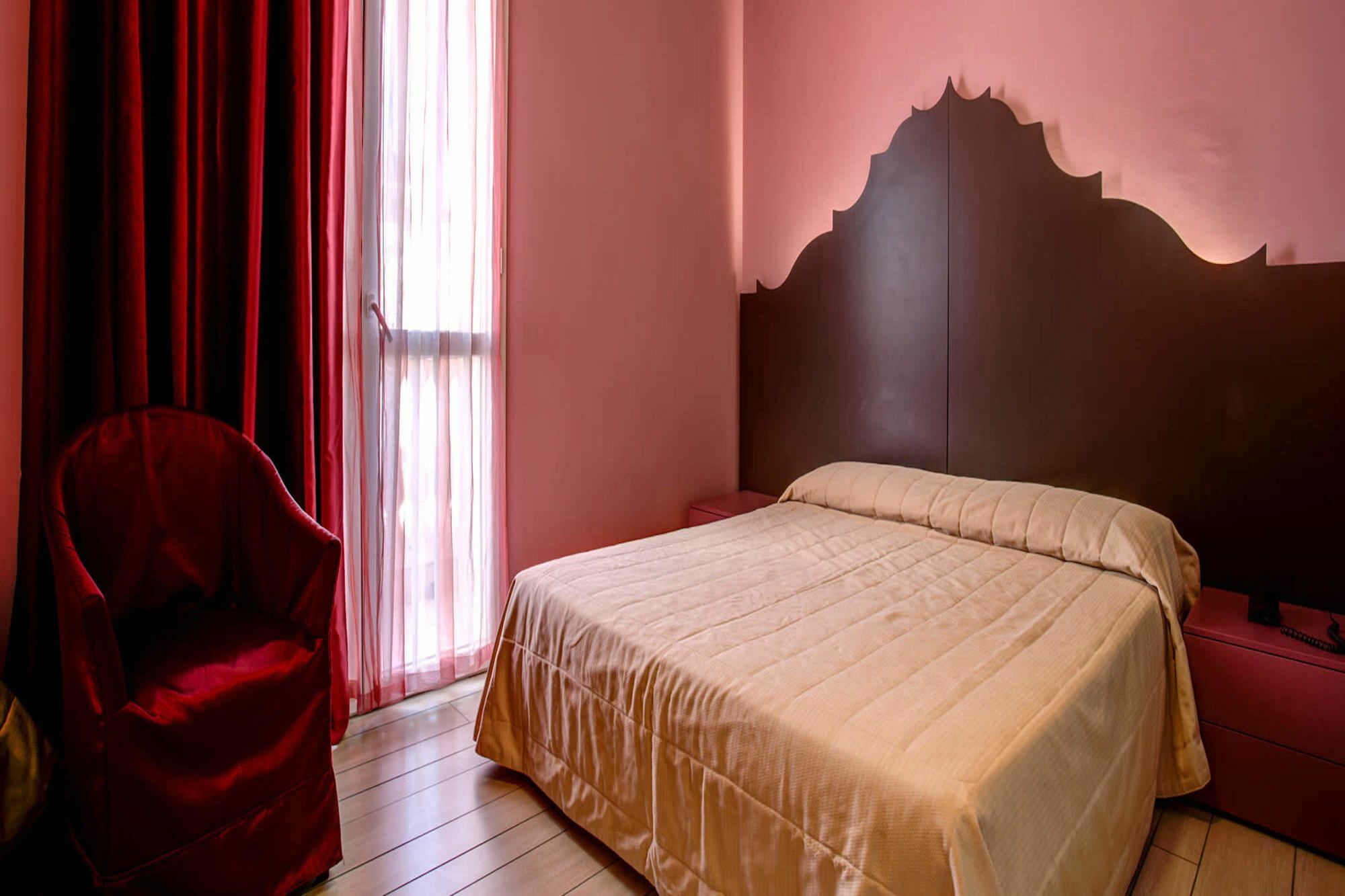 Hotel Fiamma & Spa Чезенатико Экстерьер фото