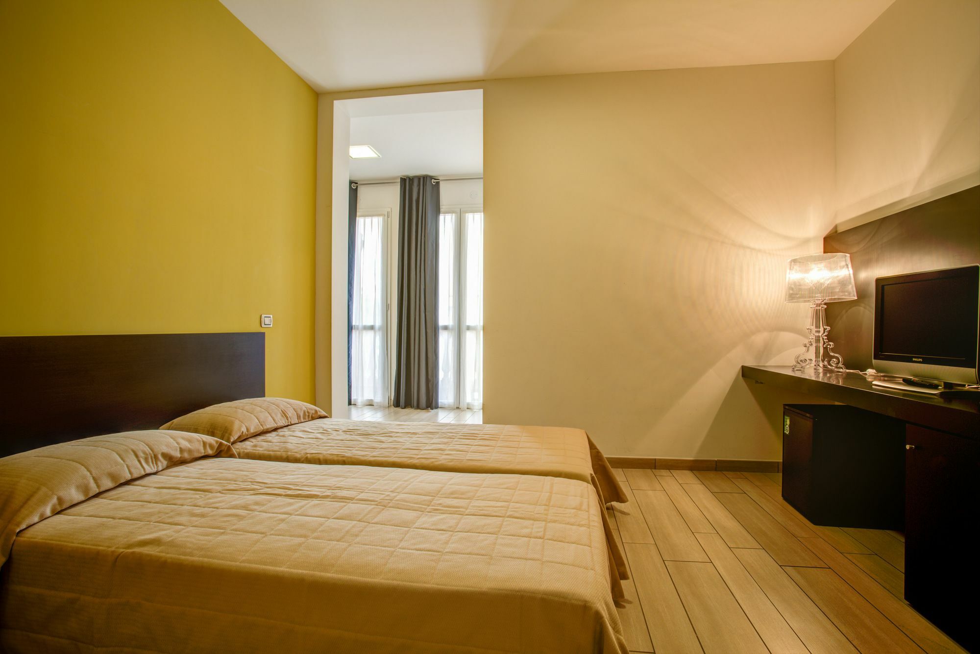 Hotel Fiamma & Spa Чезенатико Экстерьер фото