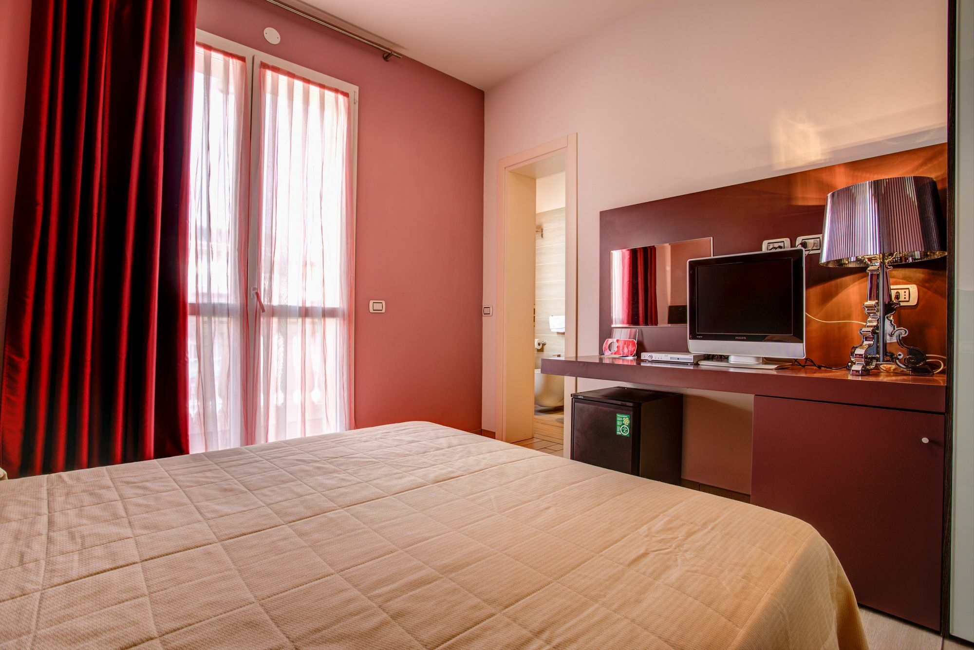 Hotel Fiamma & Spa Чезенатико Экстерьер фото