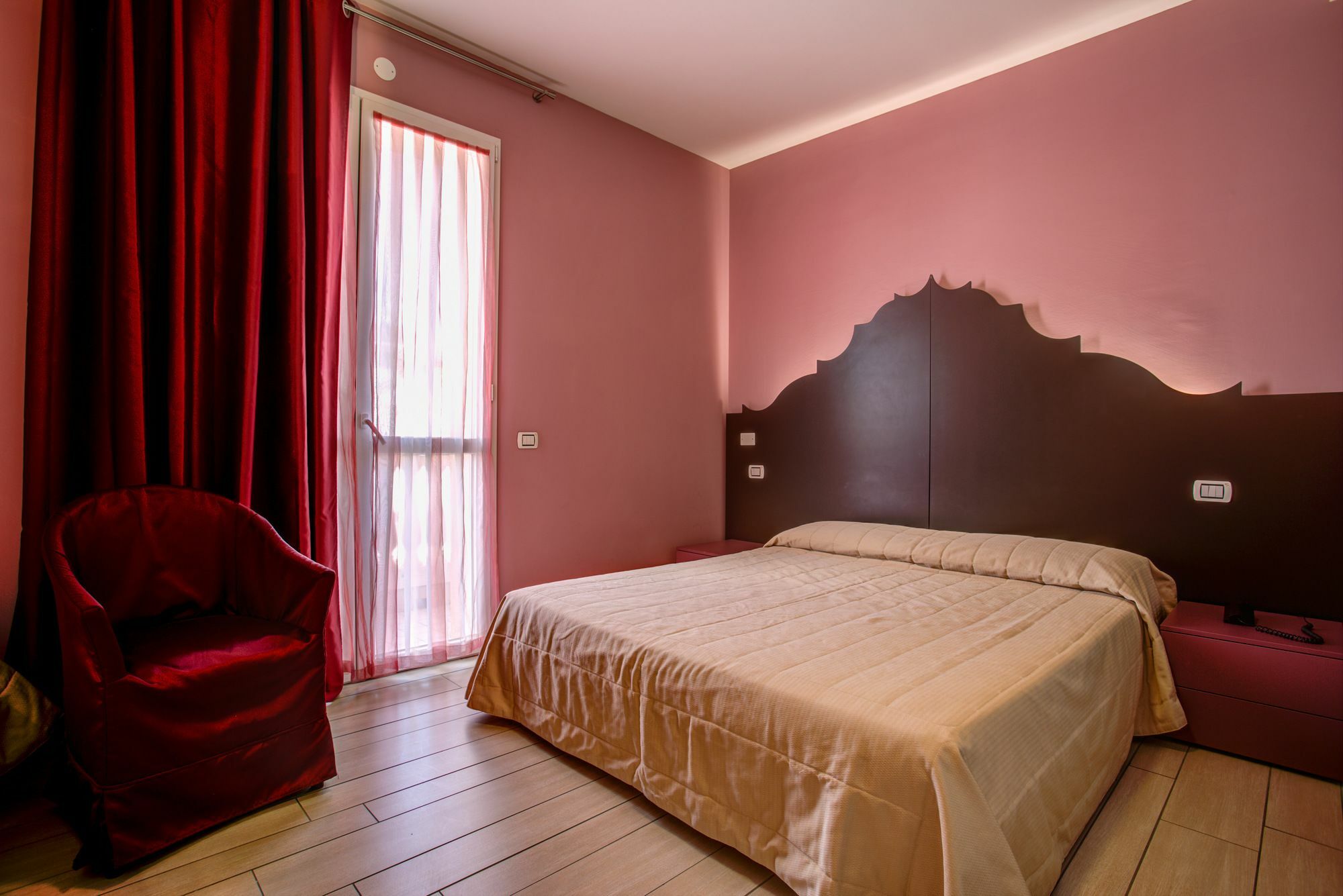 Hotel Fiamma & Spa Чезенатико Экстерьер фото